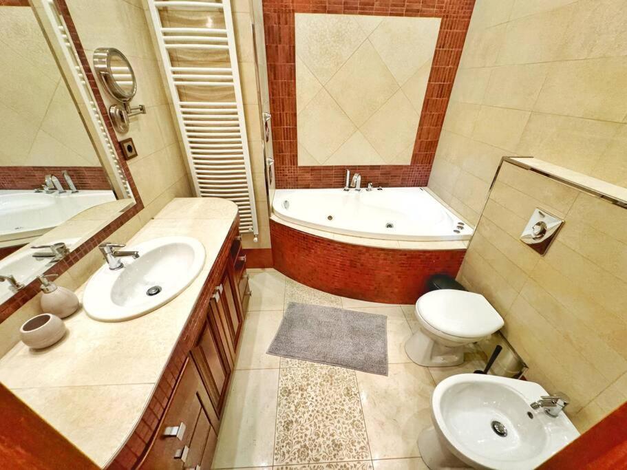 Ultra Central Apartment / 10 Ppl Βουδαπέστη Εξωτερικό φωτογραφία